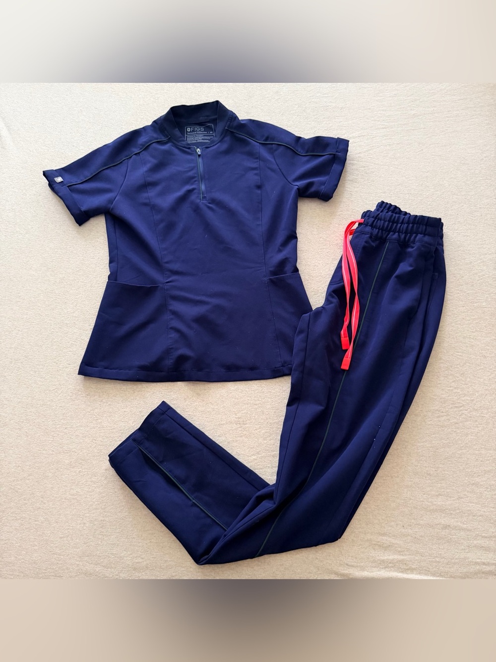 FIGS Navy scrub set